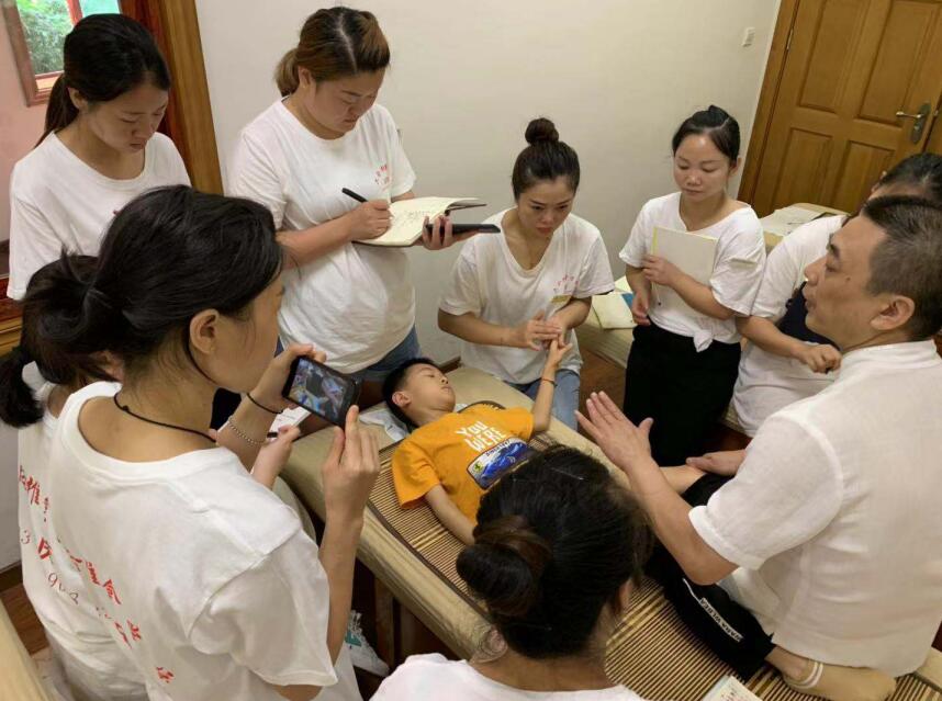 重慶六合學(xué)校小兒推拿怎么樣？靠譜嗎？
