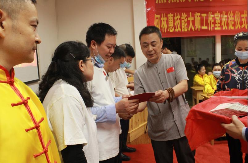 從事小兒推拿行業(yè)需要小兒推拿師證嗎？