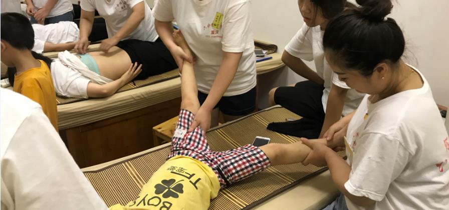 川渝地區(qū)小兒推拿培訓(xùn)學(xué)校哪家比較好？