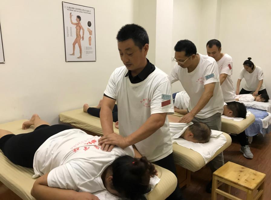 怎么能預防頸椎病？自我按摩就可以