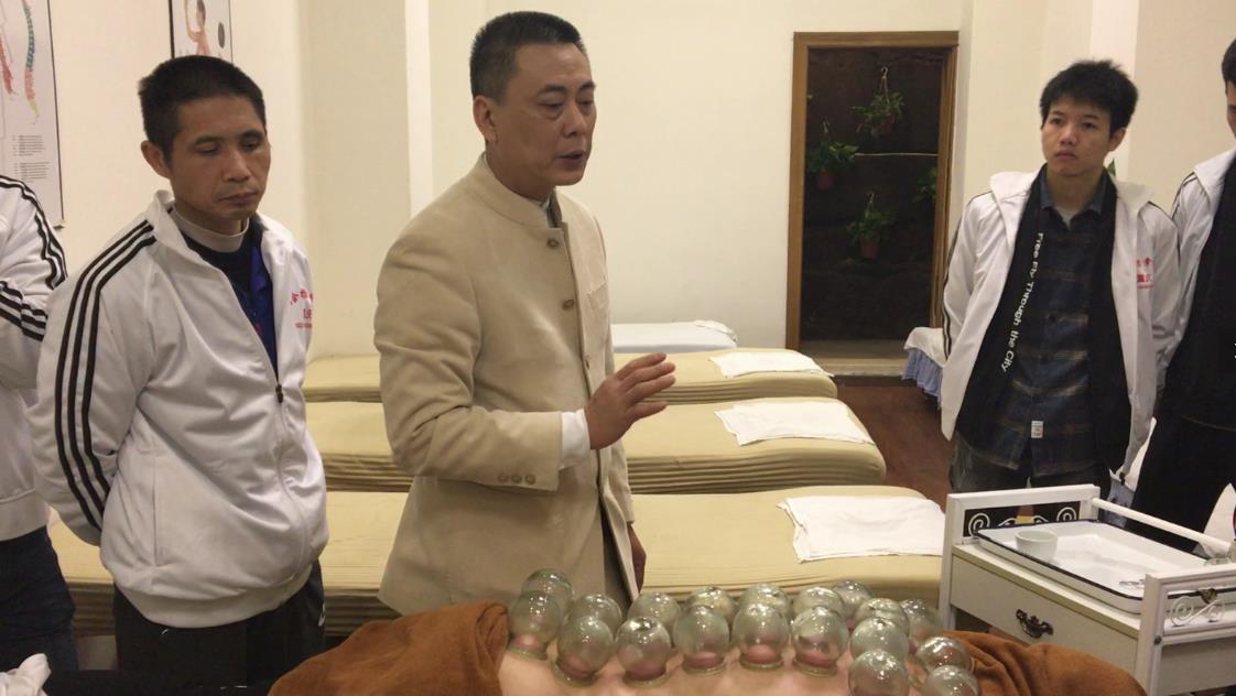 中醫拔罐有哪些好處，你適合拔罐嗎？