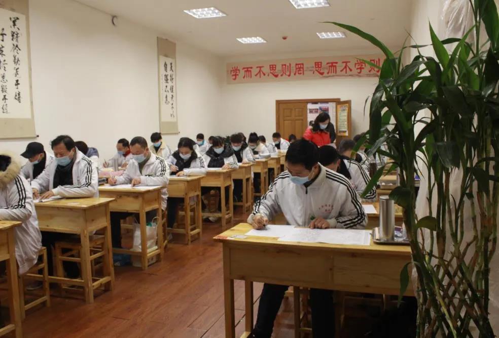 冬季養(yǎng)生艾灸哪些部位比較好？