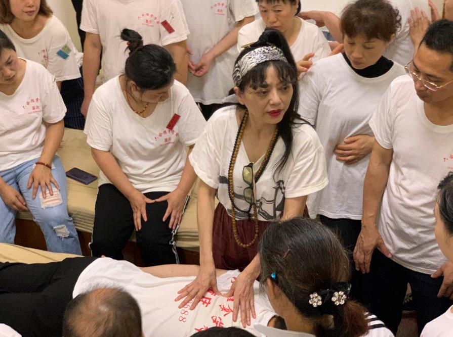 拍打經(jīng)絡(luò)好處多，但不可以隨便亂拍