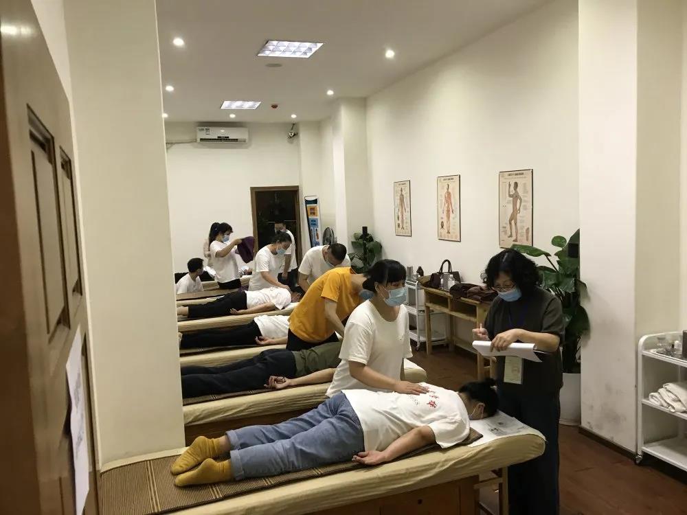 無證從業人員注意了喲！ 想拿證這邊看！