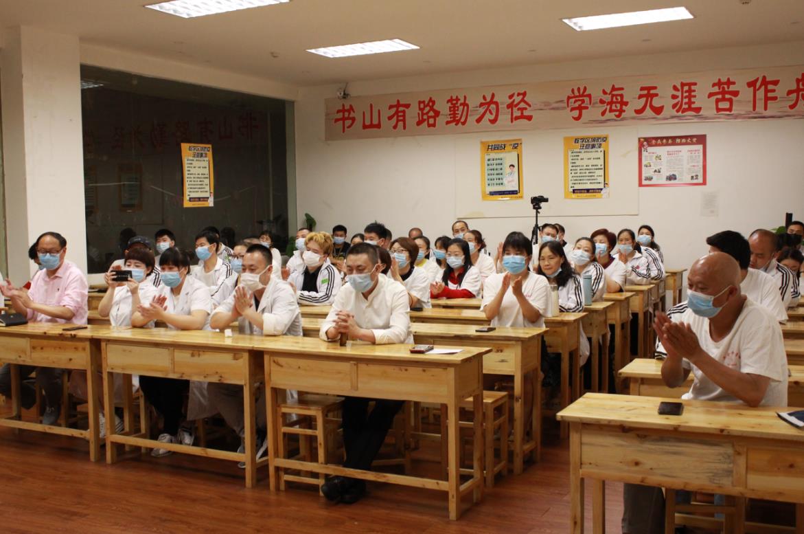 領證啦！新老學員齊聚六合學校結業典禮！