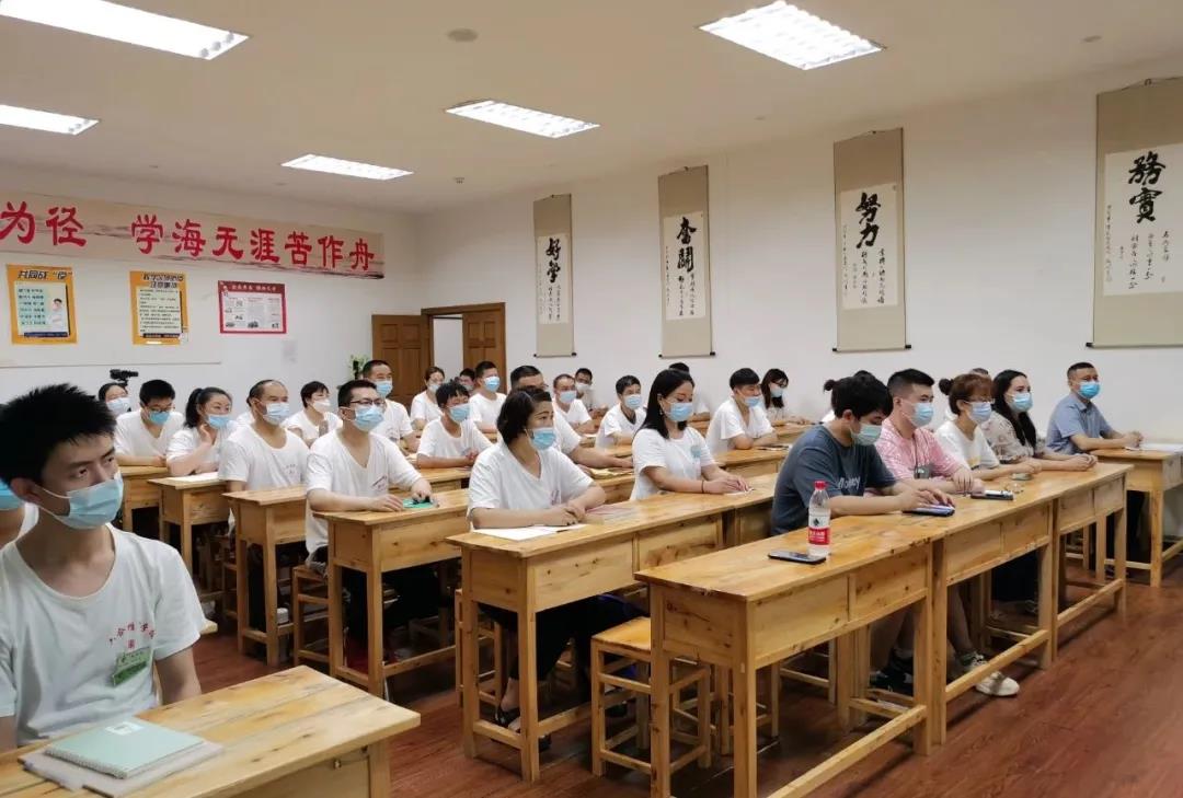 重慶六合學校“秋季開學第一課”暨主題黨日活動