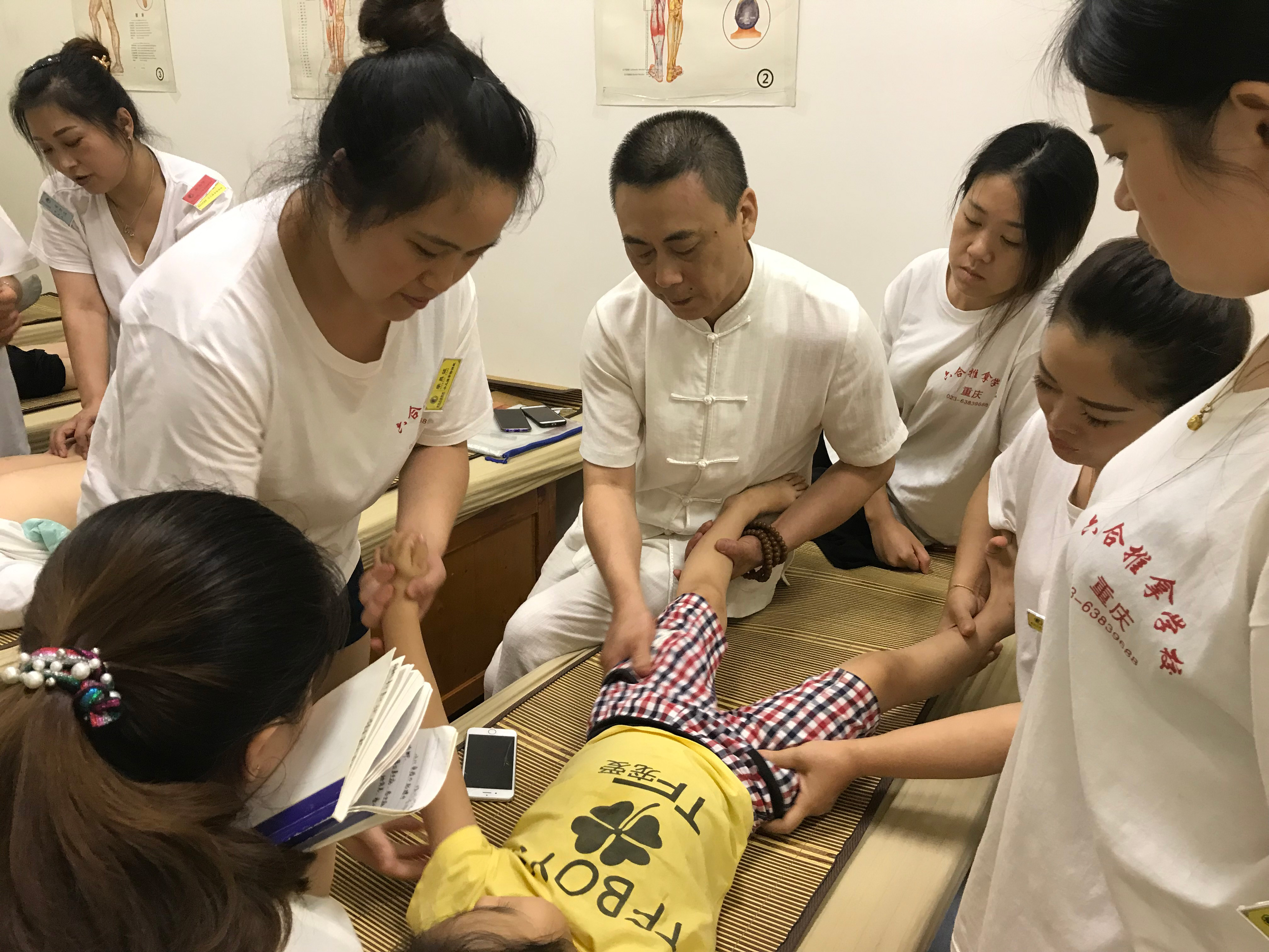 小兒推拿治療寶寶肚子咕咕響有效果嗎？重慶小兒推拿培訓(xùn)哪里好？